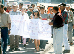 Caminata de comunidades salvadoreñas contra explotación minera