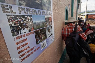 Afiche antiminero en Guatemala
