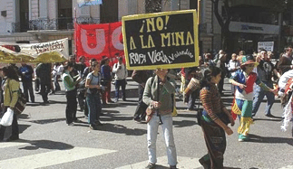 No a la minería contaminante en el Cosquín Rock 2009