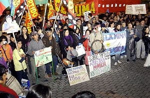 Un momenento en la marcha contra la activida minera en Neuquén