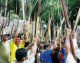 Acuerdan huelga indefinida en amazonía