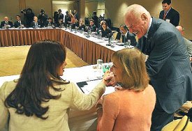 Ferviente saludo entre la presidente argentina y el de Barrick Gold