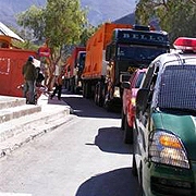 Camiones con explosivos y custodia de carabineros en Alto el Carmen