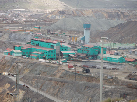Planta de procesameinto de mineral de Minera Volcan