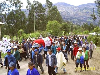 Sepelio de los comuneros asesinados