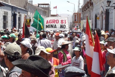 Masiva marcha antiminera en Arequipa