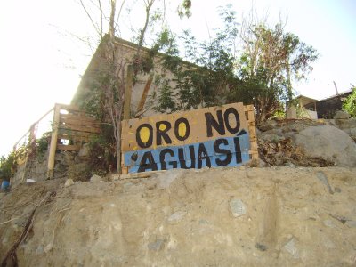 Cartel en una vivienda de comunida Huascoaltina