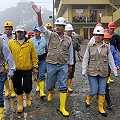 Presidente Rafael Correa visitando una mina 