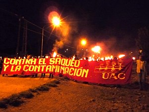 Marcha de antorchas durante el XII encuentro de la UAC