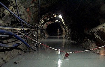 Túnel inundado en la mina San José Huevos Verdes