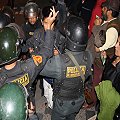 Durísma represión a manifestates contra Conga