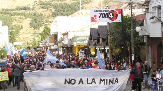 Marcha en Esquel: La minería es un espejismo desarrollista