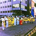 Jóvenes protestaron frente a oficinas de la Barrick Gold