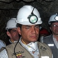 Correa quiere minería para suplementar al petróleo