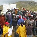 Campesinos bloquean por sexto día acceso a mina de Barrick