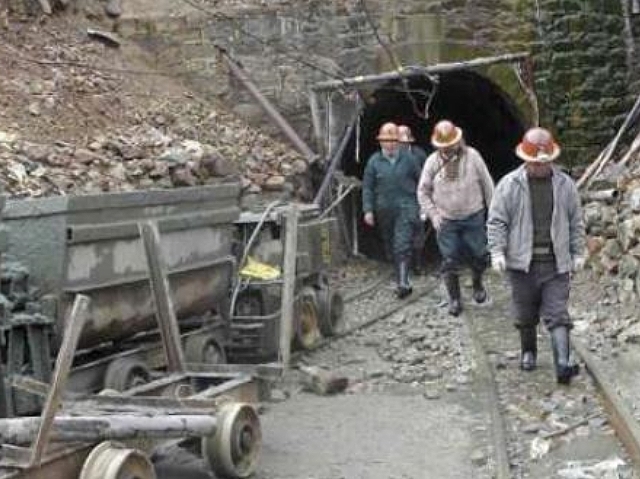 Minería deja solo migajas para Bolivia