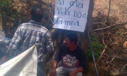 Vecinos de La Puya regresan al plantón en la mina después de su violento desalojo