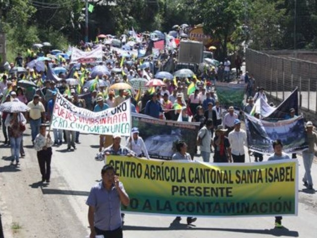 Campesinos se movilizaron para rechazar extracción minera en Azuay