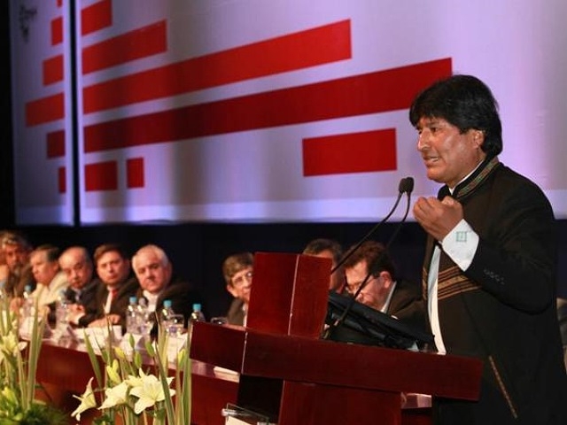 Bolivia trabaja en energía nuclear con apoyo argentino