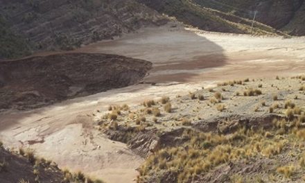Gobierno suspende operaciones de la mina Santiago de Apóstol