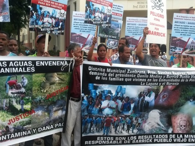 Campesinos de Cotuí afectados por la Barrick Gold exigen al Gobierno que los reubique
