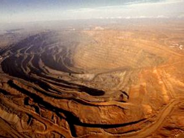 Más de 20 empresas mineras quieren multas baratas y demandan al OEFA