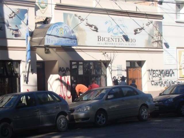 Pintadas en Puerto Madryn: fuerte respaldo a vecinos del No a la Mina