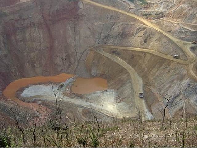 Oro, arsénico y cianuro, el turbio cóctel minero de Kinbauri en Asturias