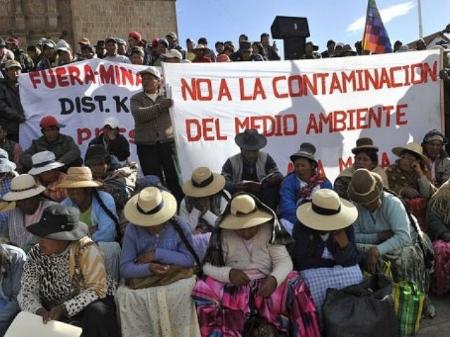 El gobierno de Peru promueve controvertida mina de Santa Ana