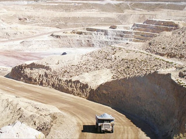 No hay quién frene el daño ambiental de la Minería