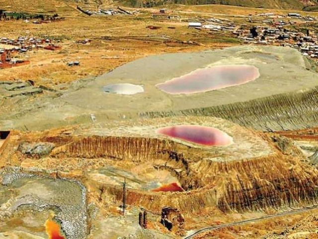Derrame de relave minero afecta cultivos y río en Orcopampa