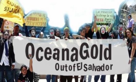 Protesta en Canadá contra la minera OceanaGold por su demanda a El Salvador