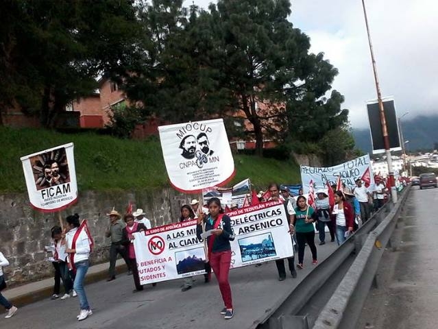 Cientos de campesinos marchan en Teziutlán para impedir minera e hidroeléctrica