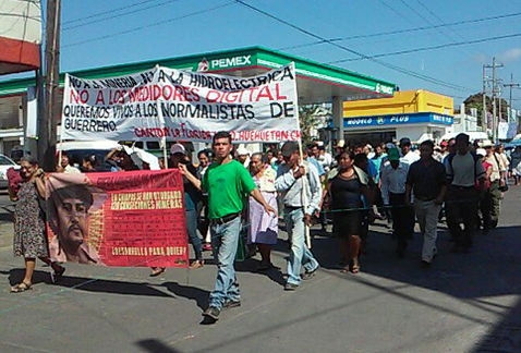 Marchan campesinos en Chiapas contra minera
