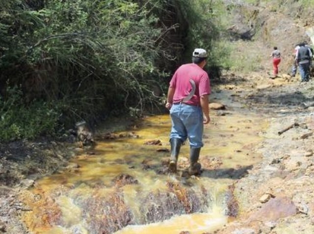 Comunidades de La Cañada, Taxco, contra minera que contamina sus ríos