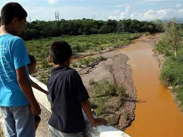 Instalan unidad de vigilancia epidemiológica en río Sonora, tras derrame de mina