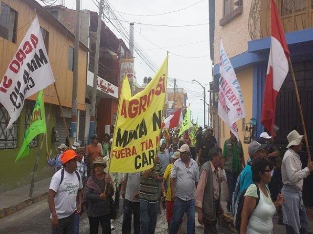 Campesinos inician paro contra proyecto minero Tía María