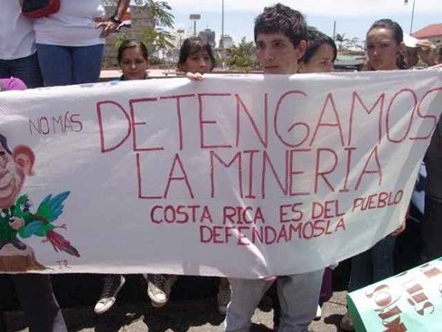 La Justicia ordena al presidente de Costa Rica a declarar al país libre de minería a cielo abierto
