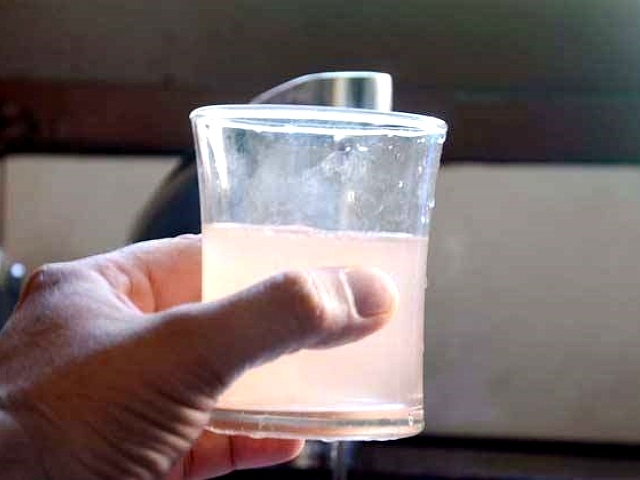 Gobernador de Chubut veta el control semestral del agua que bebemos en la provincia