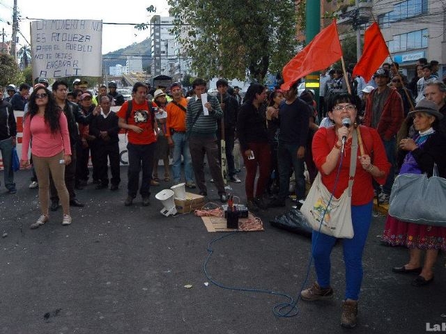 Plantón contra minería frente a la embajada China en Quito