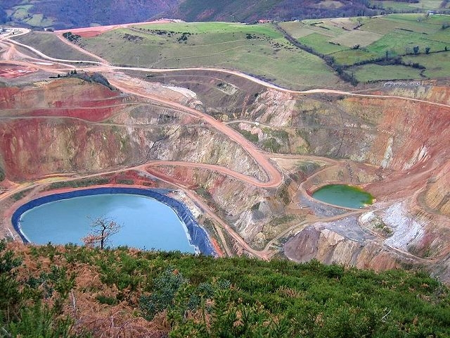 La Fiscalía denuncia a la mina de oro de Belmonte por vertidos contaminantes