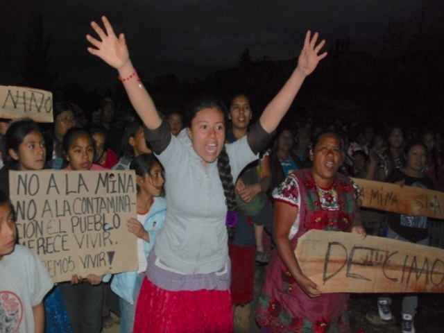 Exigen cancelar órdenes de aprehensión contra 14 opositores a minera en Oaxaca