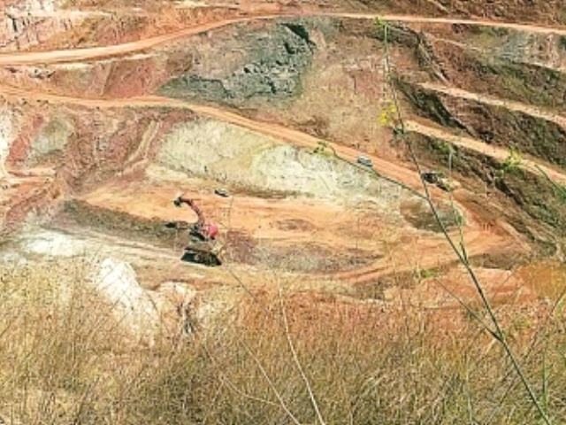 Las minas a cielo abierto contaminan La Serranía