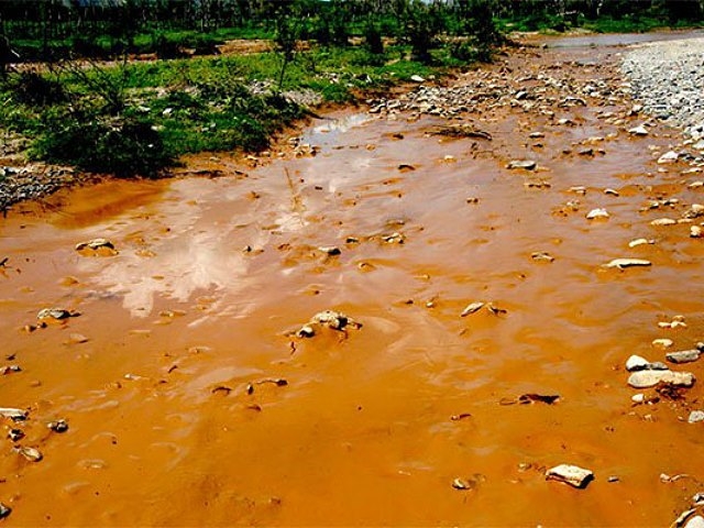 Aumentan enfermedades por derrame tóxico minero en Sonora