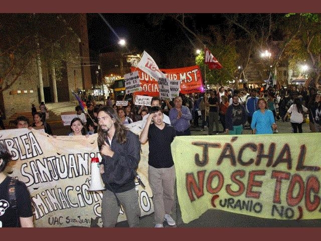 Hubo asamblea y movilización en la capital de San Juan por el derrame minero