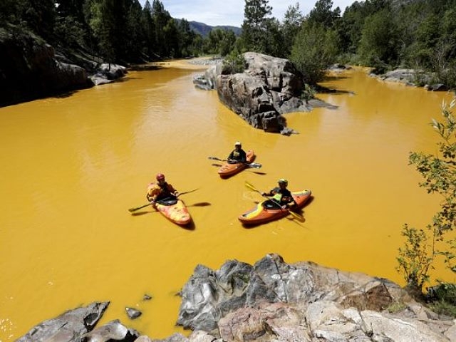 El derrame tóxico minero que tiñó de amarillo el río Ánimas es solo la punta del iceberg