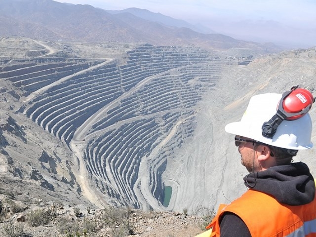 ‘Pensar Chubut’ quiere hablar de minería y energía con Das Neves
