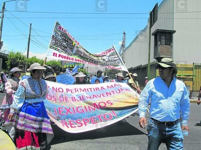 Pobladores de Tapay amenazan con huelga indefinida contra minería