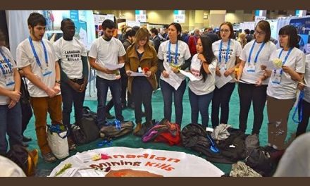 Protesta en la convención minera de Toronto: «La minería canadiense mata»