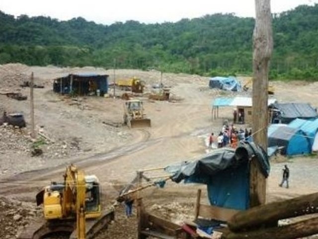 Denuncian que actividad minera amenaza existencia de pueblo en Lucanas